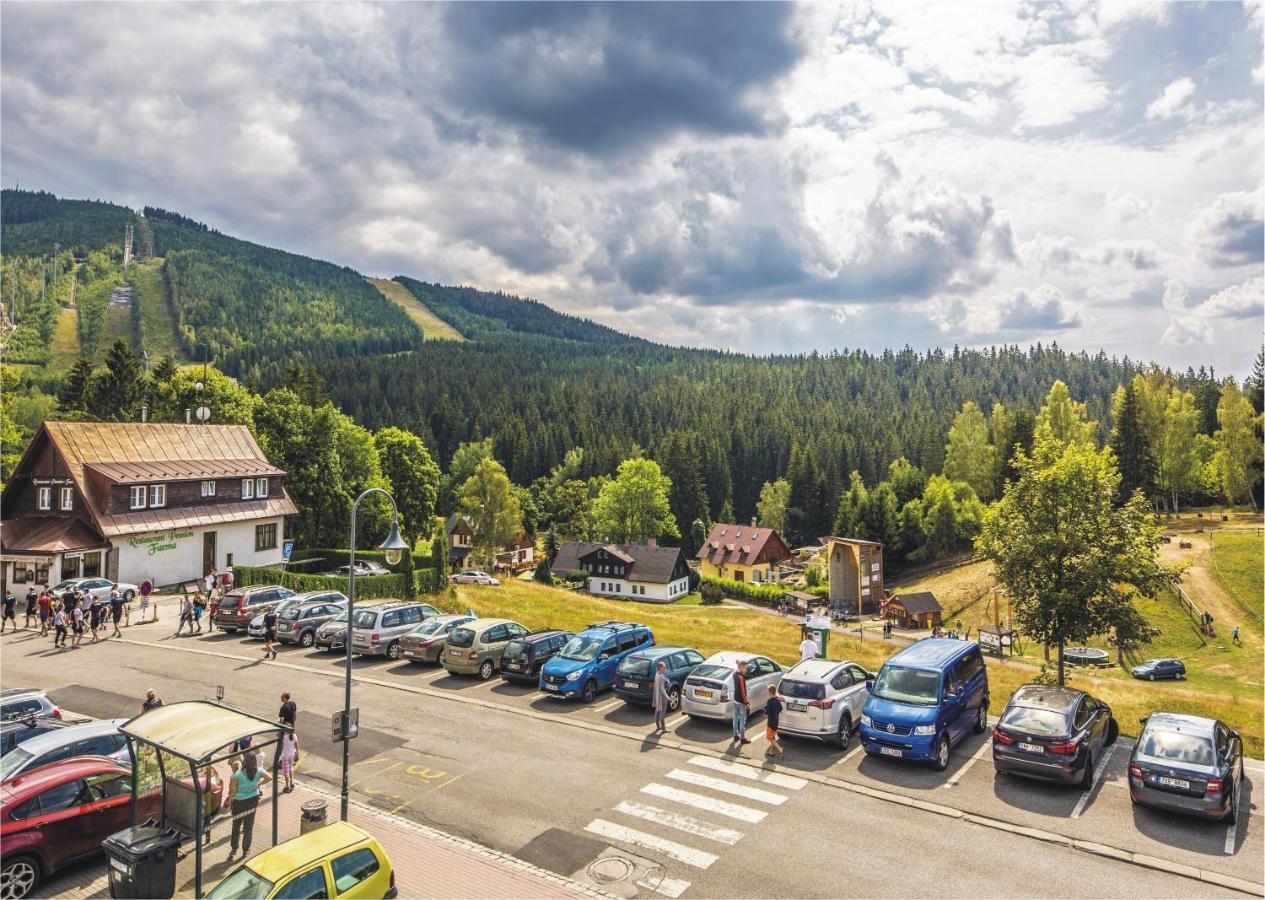 Grand Harrachov Pension V Centru Eksteriør bilde